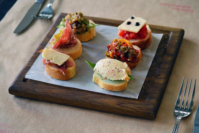 Eat Like a Local: Venice 3-Hour Small-Group Food Tasting Tour - The guides make a real difference