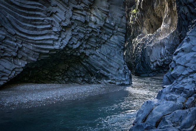 Etna and Alcantara Gorges Excursion - Lunch at an Etnean chalet or restaurant
