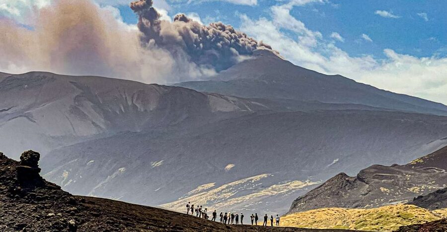 Etna: Craters of the 2002 Eruption Trekking Experience - Etna’s 2002 eruption, read in black rock