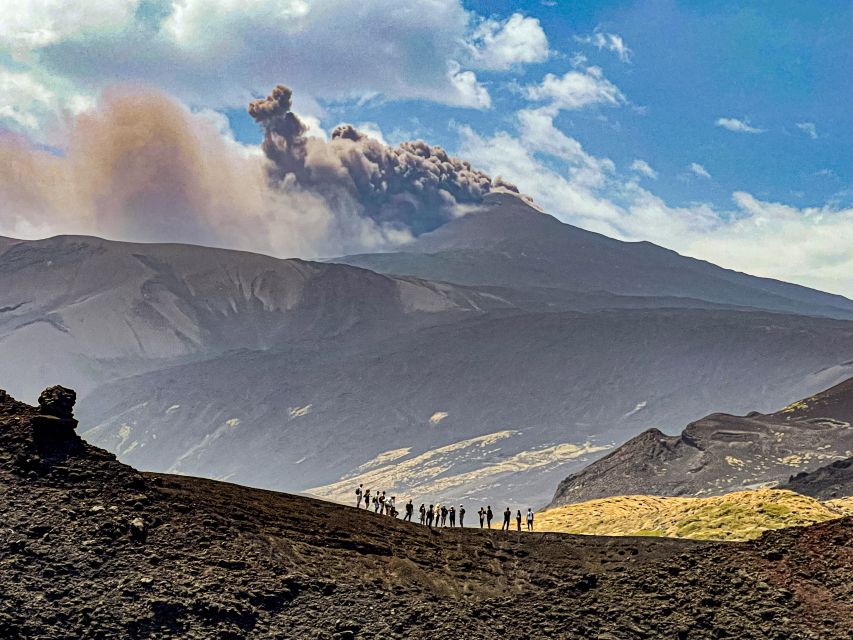 Etna: Craters of the 2002 Eruption Trekking Experience - From Piano Provenzana to the Hotel dell Betulle ruins