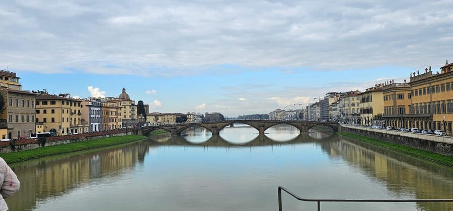 Florence: 2-Hour Guided Bike Tour - Crossing the Arno toward Santo Spirito and Pitti Palace