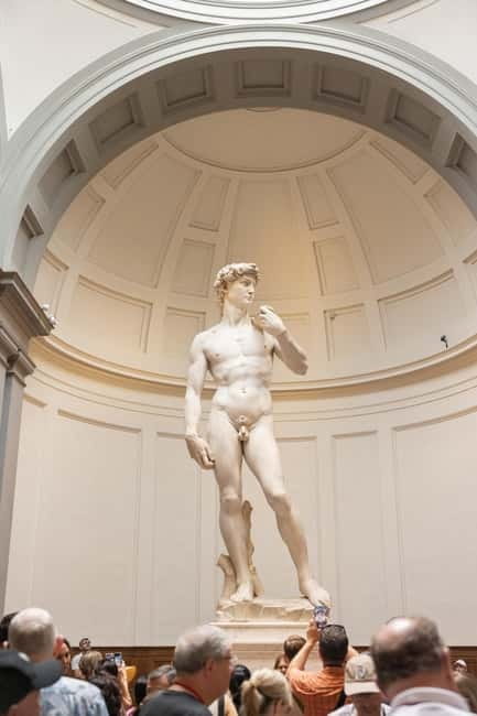 Florence: Accademia Gallery Skip-the-Line Guided Tour - Entering the Accademia with reserved access