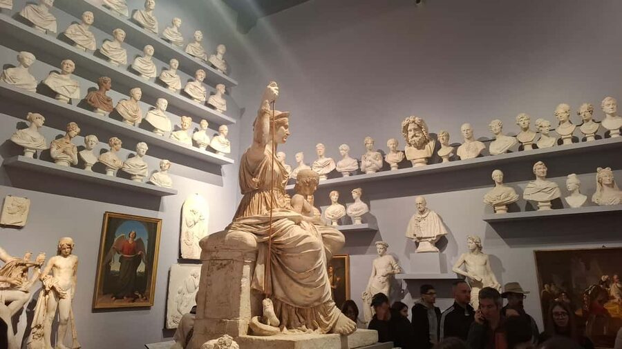 Florence: Accademia Gallery Ticket with Optional Audio Guide - Seeing David without rushing