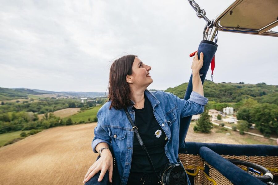 Florence: Balloon Flight Over Tuscany - Landing, champagne, and a local breakfast