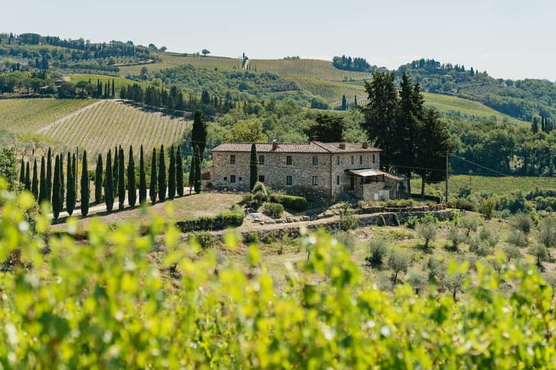 Florence: Chianti Wineries Tour with Wine Tasting - Finding the bus at Piazzale Montelungo