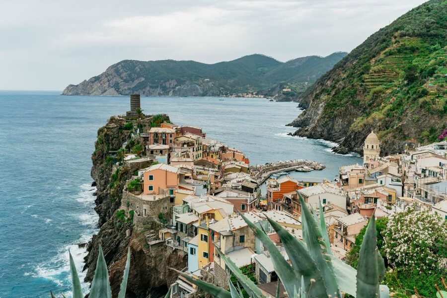 Florence: Cinque Terre Day Trip with Optional Hike - Corniglia, the hilltop village