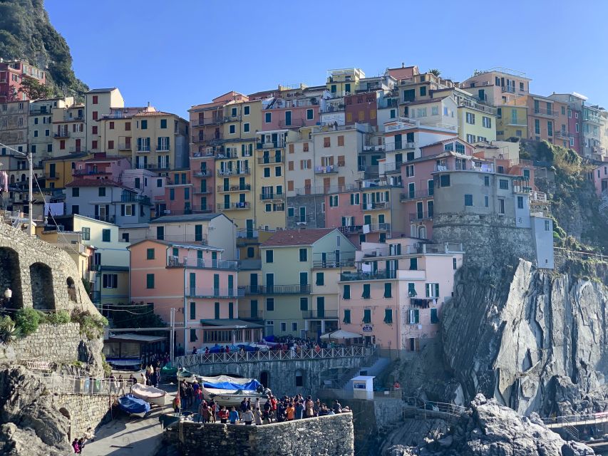 Florence: Cinque Terre Day Trip with Optional Street Food - Manarola and Riomaggiore: the colorful beginning