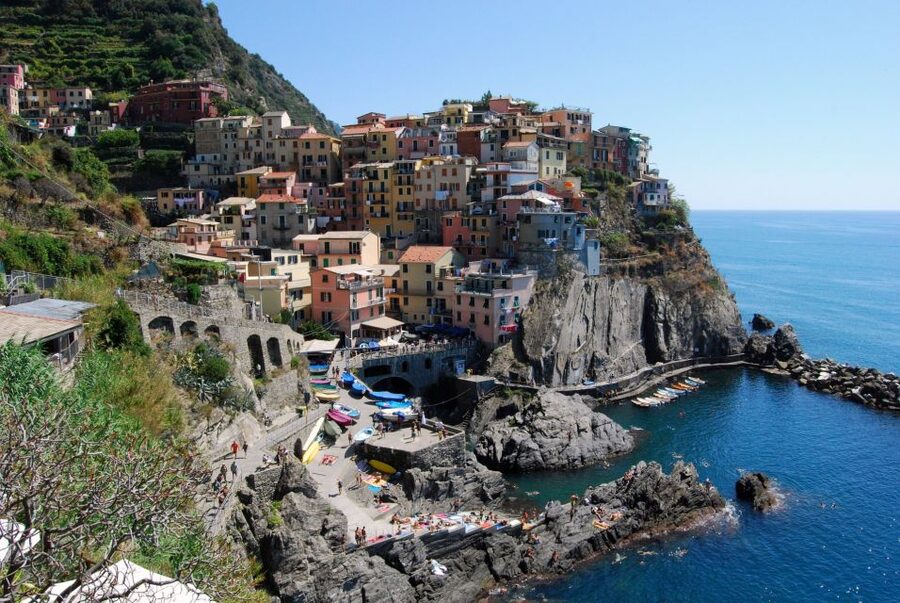 Florence: Cinque Terre Day Trip with Optional Street Food - Monterosso al Mare gives you the longest break