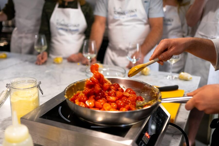 Florence: Cooking Class with Local Food Market Tour - Making Nonna’s lasagna from pasta to ragù