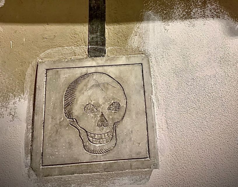 Florence: Dark Mysteries and Legends Guided Walking Tour - Brunelleschi at Santissima Annunziata