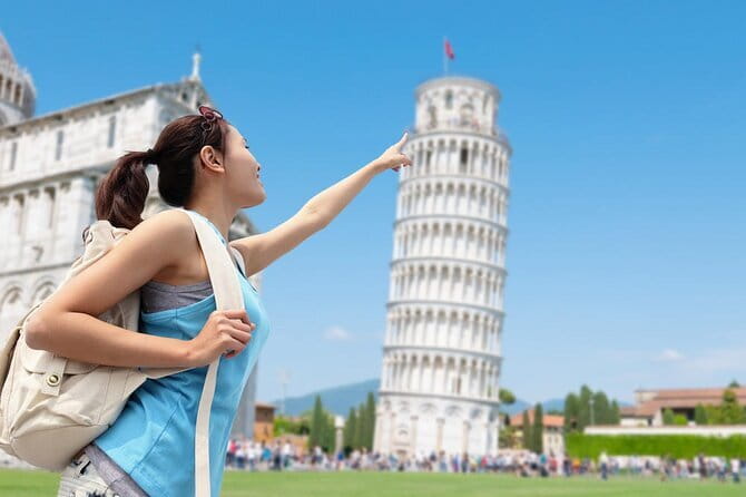 Florence Day Trip: Pisa, San Gimignano and Siena with Lunch - Why the guides matter on a large coach tour