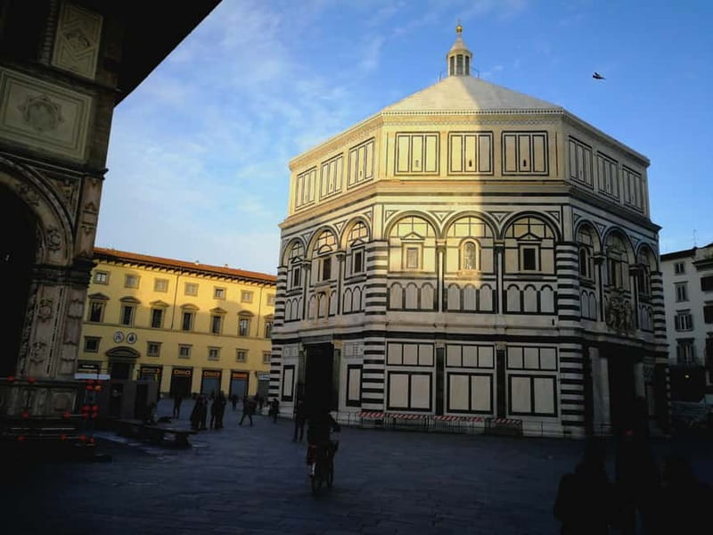 Florence: Duomo Skip-Any-Line Tour - The guides make the short visit work