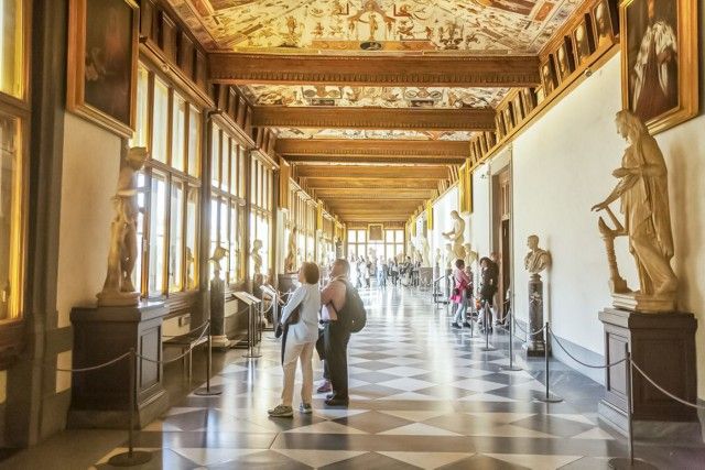Florence: Firenze Card Official Museum City Pass - Picking up the card near Giotto’s Belfry
