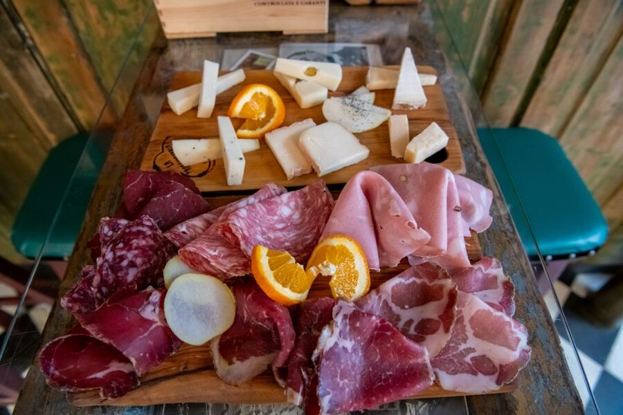 Florence: Flavours of Tuscany Food Tour - Who should book this Florence food tour?