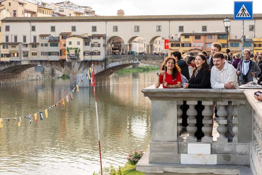 Florence: Food Walking Tour with Local Steak and Tuscan Wine - Santo Spirito and the final gelato