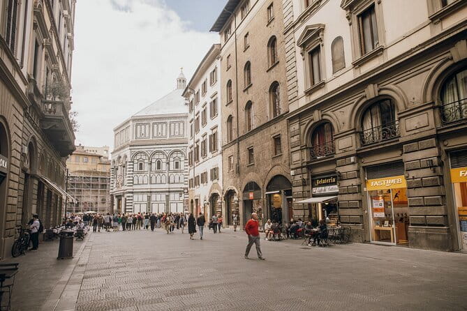 Florence in a Day: Michelangelo's David, Uffizi and Guided City Walking Tour - Ponte Vecchio and the Porcellino