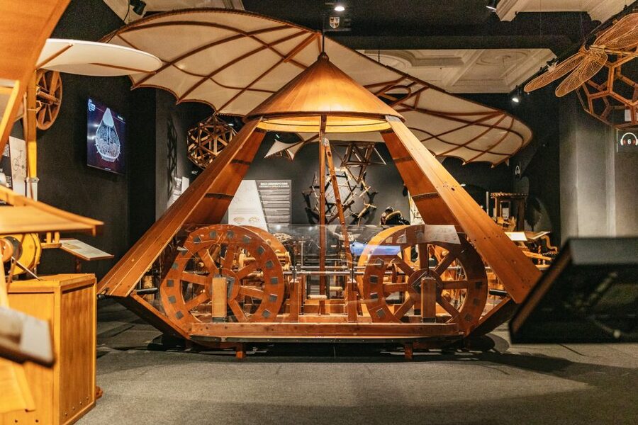 Florence: Leonardo Interactive Museum Entry Ticket - Audio guide, labels, and the lack of a live guide