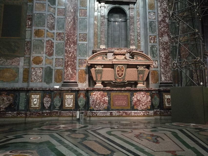 Florence: Medici Chapels Guided Tour - Crypts, burial places, and the human side of the family