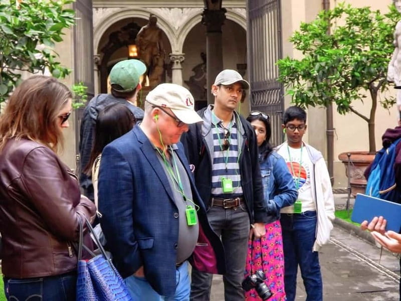 Florence: Medici Family Guided Walking Tour - What the guide adds to the experience