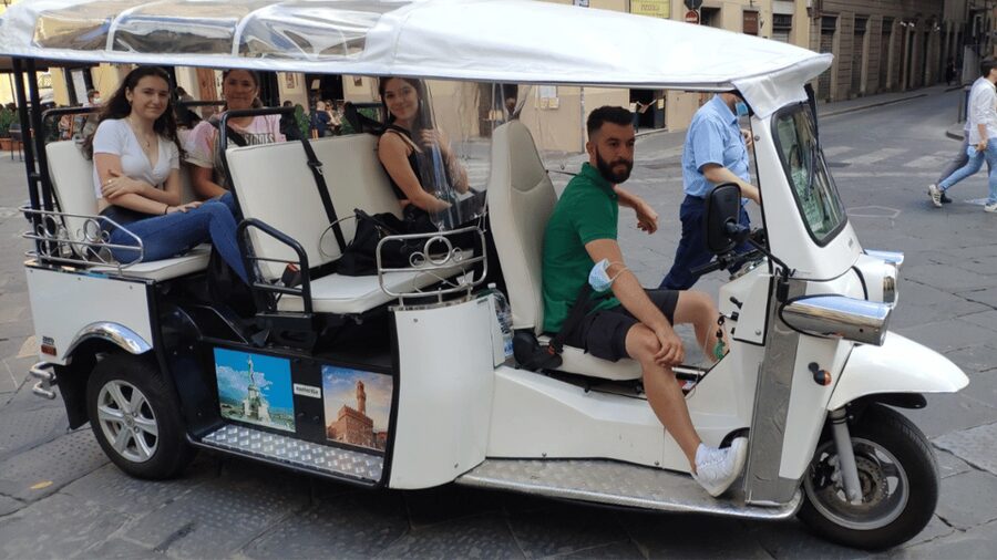 Florence: Old Town Golf Cart Excursion - Starting near Florence’s central churches