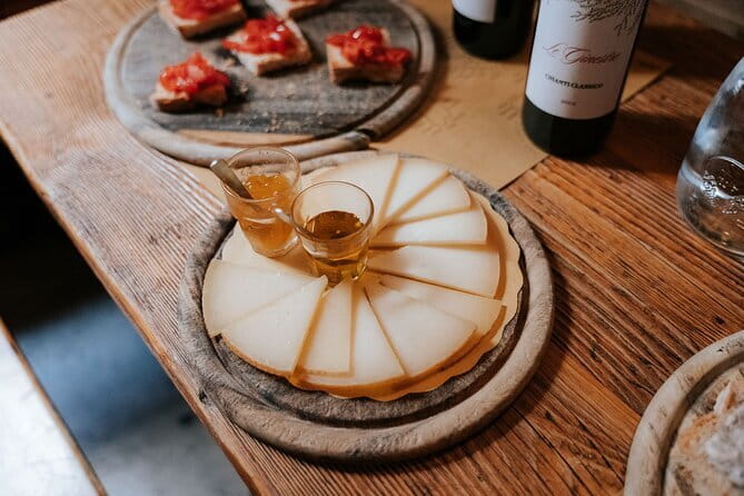 Florence Oltrarno Neighborhood Food & Wine Dine Around - Stop Two: A Quick Prosecco Break
