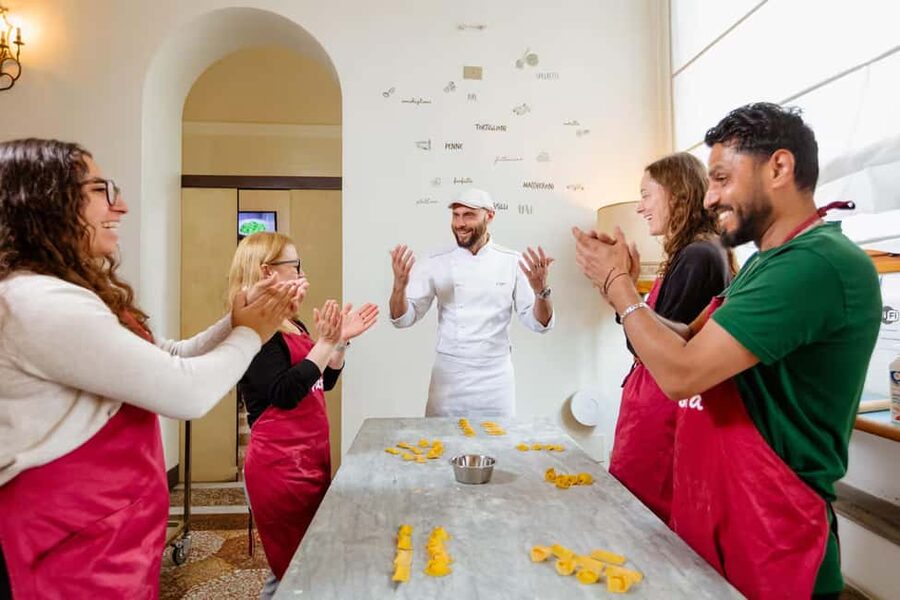 Florence: Pasta Class with Wine, Limoncello and Dessert - Ravioli, tortelli, and fettuccine by hand