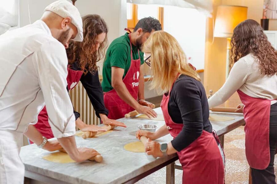 Florence: Pasta Class with Wine, Limoncello and Dessert - A short introduction, then straight to the dough