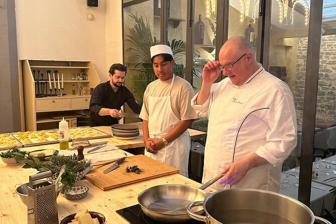 Florence: Pasta Cooking Class with Unlimited Wine - Practical details that affect your choice