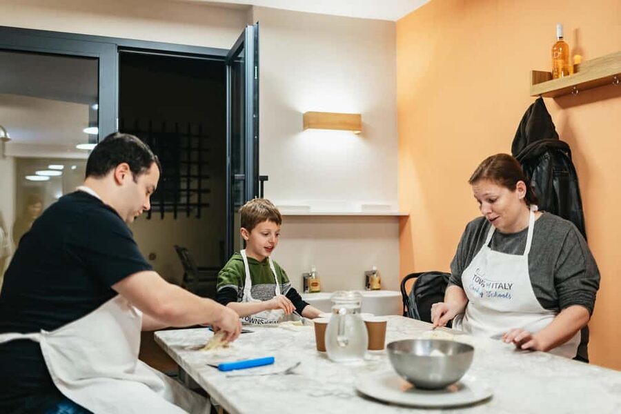 Florence: Pizza and Gelato Preparation Class - Should you book this pizza and gelato class?