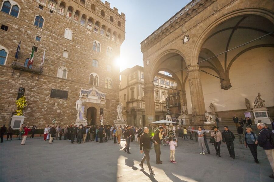 Florence: Private Walking Tour of Florence's Hidden Gems - Repubblica Square and the final approach to the Duomo