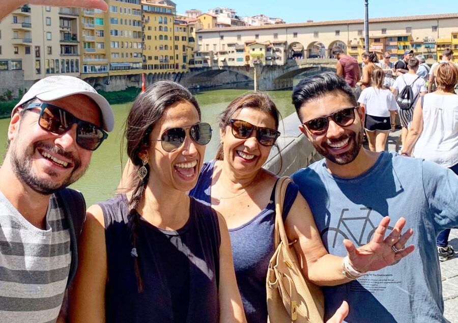 Florence: Renaissance and Medici Tales Guided Walking Tour - Meeting at San Lorenzo and entering Medici territory