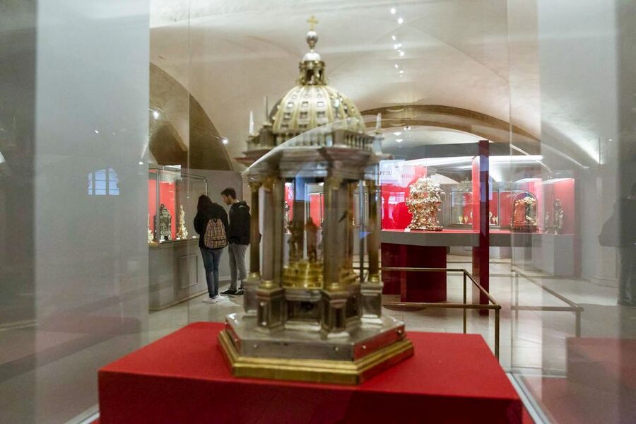 Florence: Reserved Entrance Ticket to the Medici Chapel - Tombs, exhibits, and the Medici story