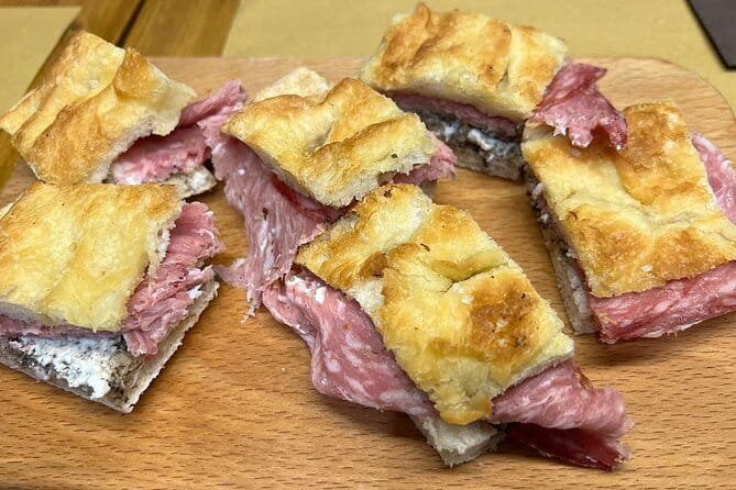 Florence’s Ultimate Food Tour: Full Tuscan Meal by Do Eat Better - Piazza Santa Trinita brings two peasant classics