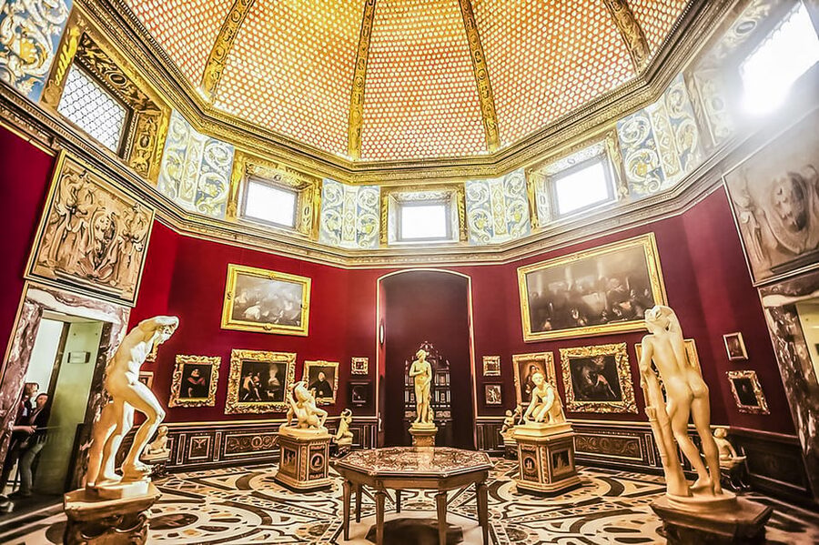 Florence: Skip-The-Line Uffizi Gallery Timed Entry Ticket - Michelangelo, Leonardo, Giotto, and the changing style of Italian art