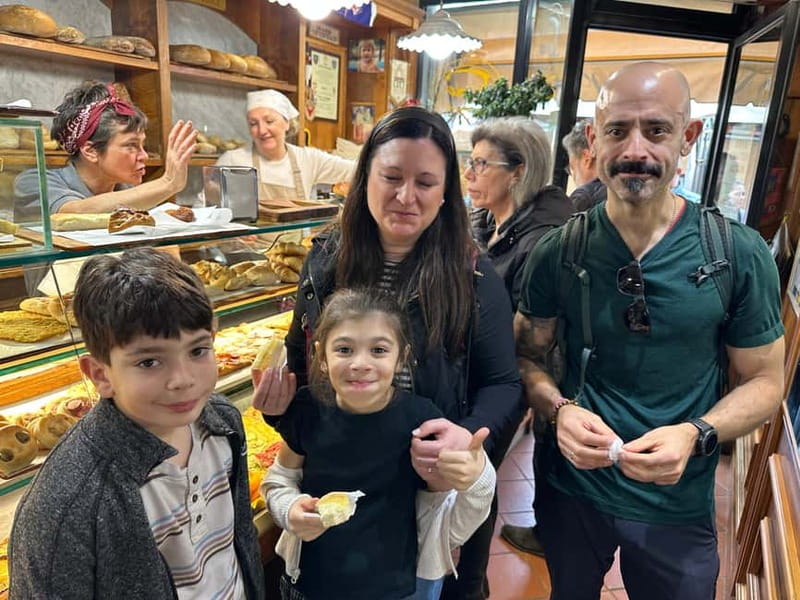 Florence: Street Food Tour with Wine & Local Guide - What the guides add to the experience
