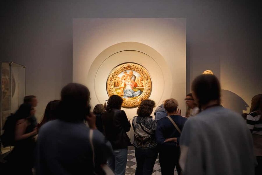 Florence: Timed Entry to Uffizi with Optional Audio Guide - Following the Uffizi route from sculpture to Renaissance painting