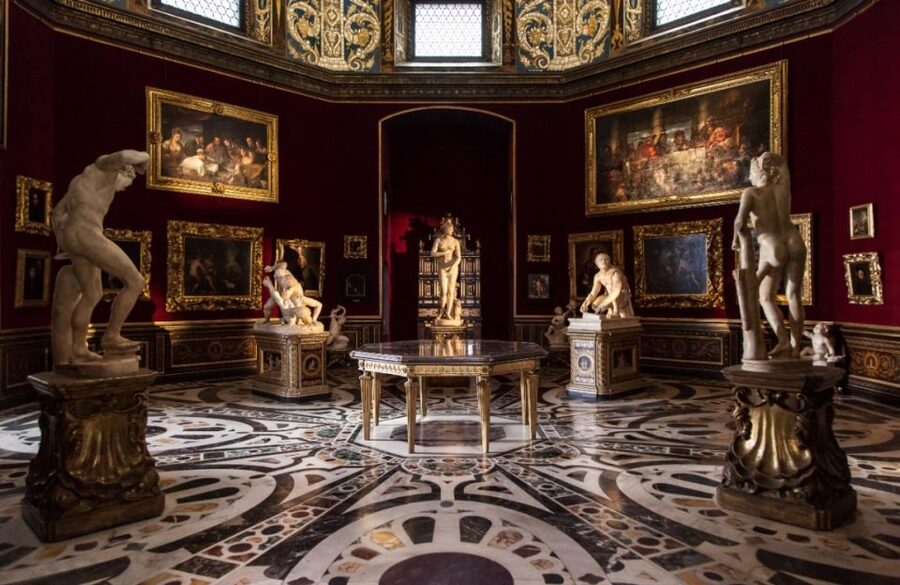 Florence: Uffizi Gallery Priority Entrance and Tour - Key points at a glance