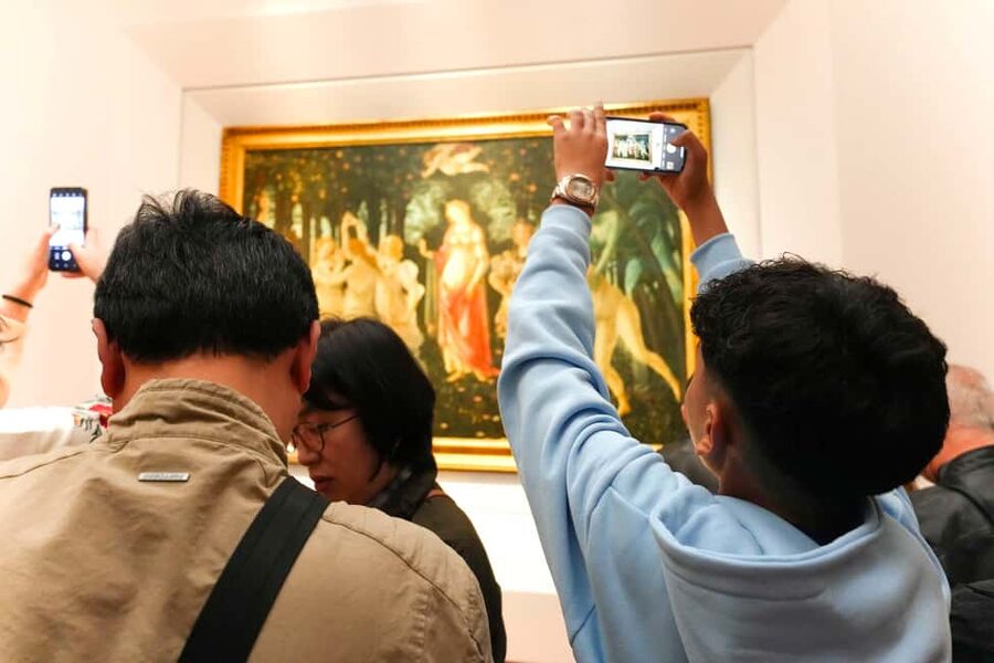 Florence: Uffizi Gallery Reserved-Entry VIP Tour - Botticelli’s Birth of Venus and the power of a famous image