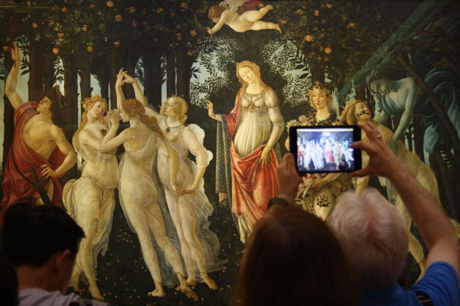 Florence: Uffizi Gallery Small-Group Guided Tour with Ticket - What the small group adds