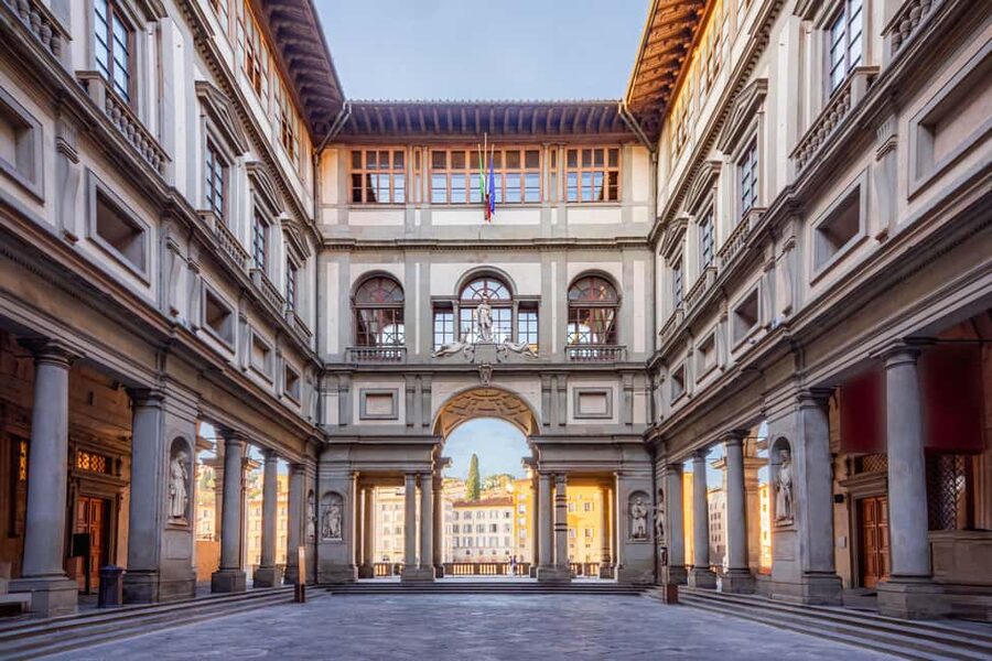 Florence: Uffizi Guided Tour with Skip-the-Line Entry Ticket - Botticelli’s Birth of Venus and the Uffizi’s famous rooms