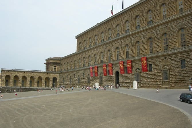 Florence: Uffizi Highlights, In-Depth Masterclass or Private Tour - What the best guides add