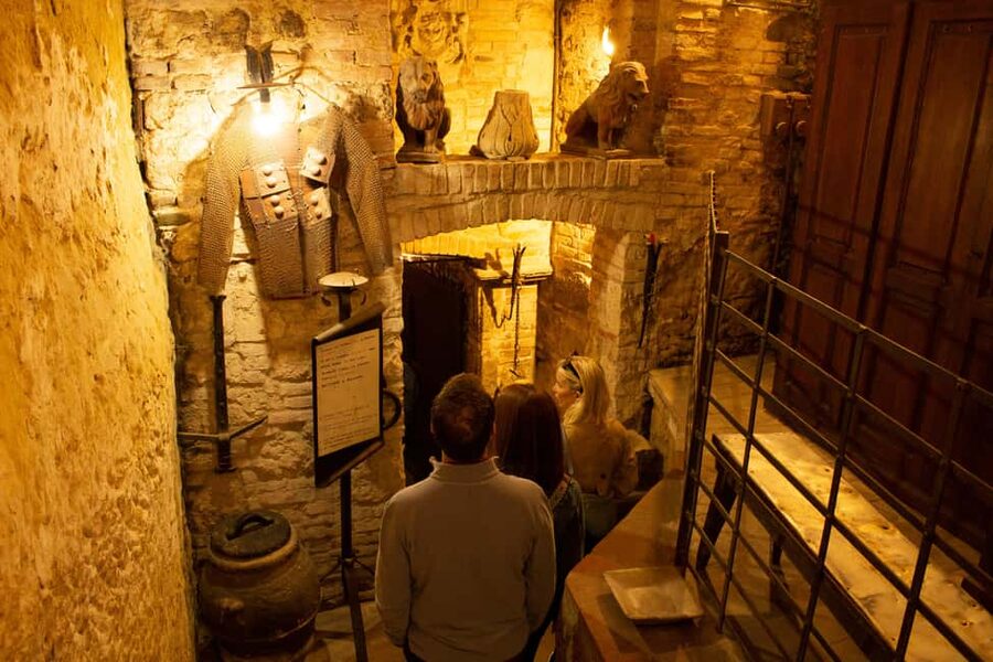 Florence: Valdorcia Wine, Brunello Montalcino, Montepulciano - Montalcino and the first lesson in Brunello