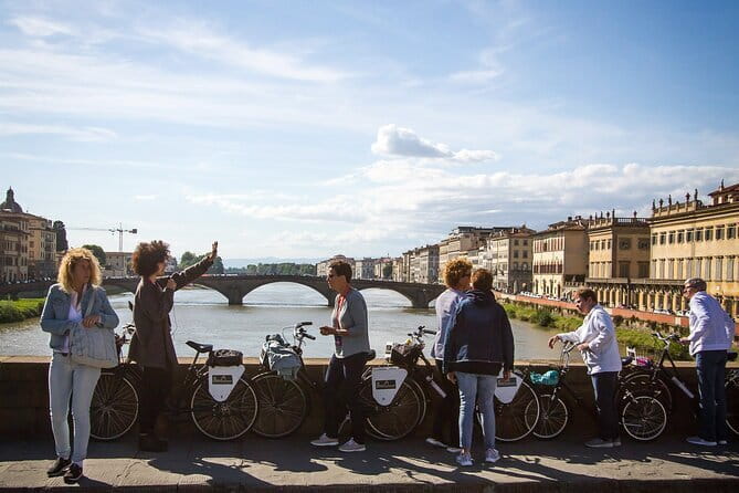 Florence Vintage Bike Tour–guided, small group or private option - Why a bike is useful in central Florence