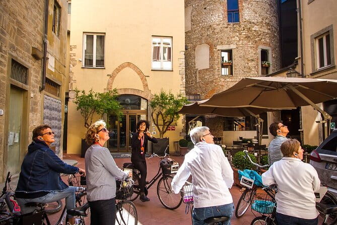 Florence Vintage Bike Tour–guided, small group or private option - Palazzo Pitti and the Medici power base