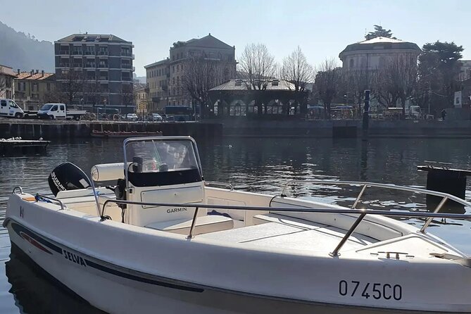 From 1H to 4H License Free Boat Rental 40cv Lake Como - Isola Comacina, Lenno, and the western shore