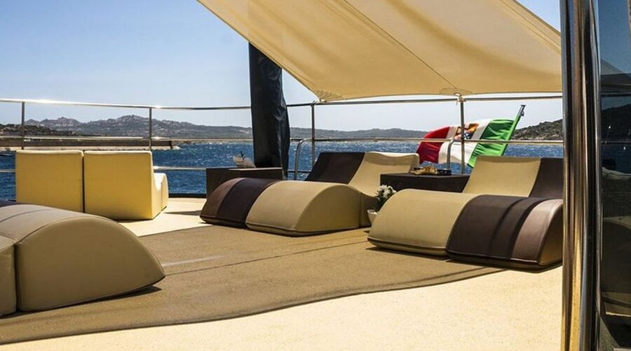 From Cannigione: La Maddalena Archipelago Boat Trip - Food, drinks, and useful onboard comforts