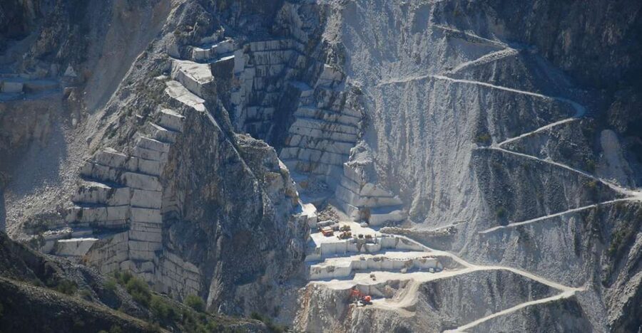 From Carrara: Marble Quarries Jeep Tour with Lardo Tasting - The jeep climb into the Apuan mountains