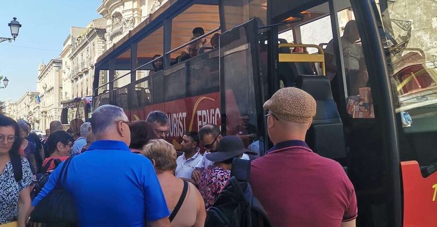 From Catania: Etna tour by Panoramic Bus - A quick stop in Nicolosi
