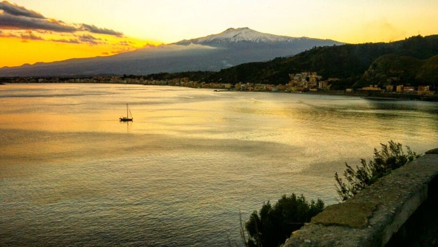 From Catania: Guided Tour of Mount Etna and Taormina - Why Etna and Taormina work well together