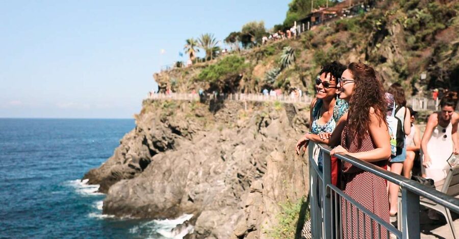 From Florence: Cinque Terre Day Trip with Optional Lunch - Vernazza and the small harbor